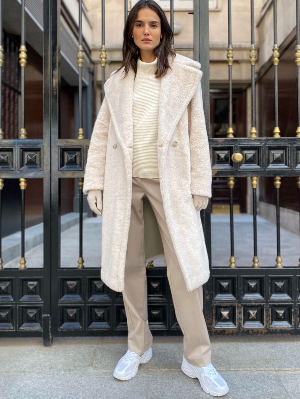 Aritiza Atelier Babaton – The Teddy Coat